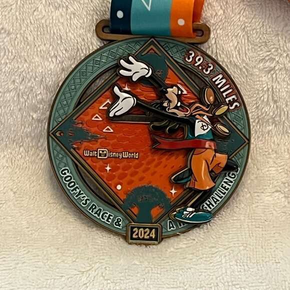 2024 Run Disney Goofy's Race‎ and a Half Challenge Medal With Lanyard 39.3 Miles - Picture 3 of 4